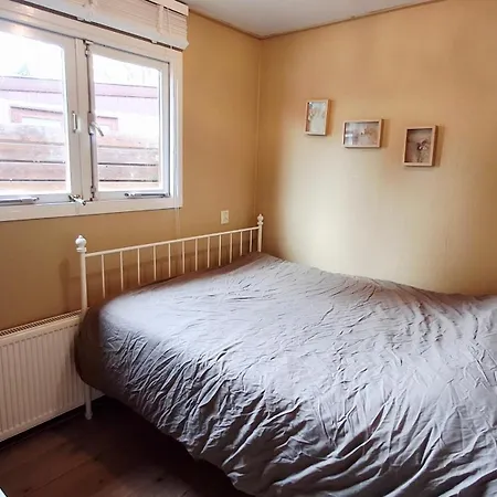 Alpesi faház Louis Met Riante Tuin En 3 Slaapkamer 6p Putten
