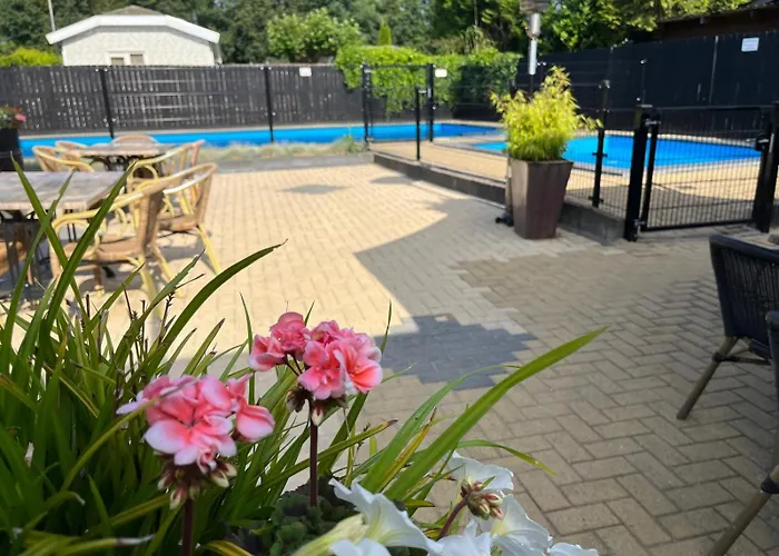 Louis Met Riante Tuin En 3 Slaapkamer 6p Chalet